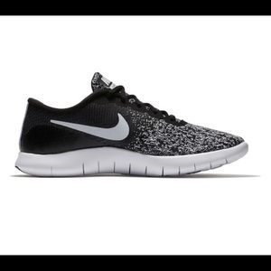 Nike women’s gym shoes